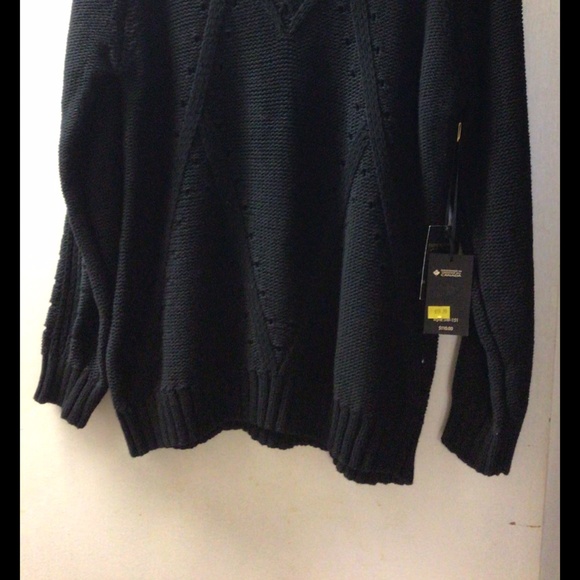 🌟 Black Knit Turtleneck Sweater - Picture 3 of 6